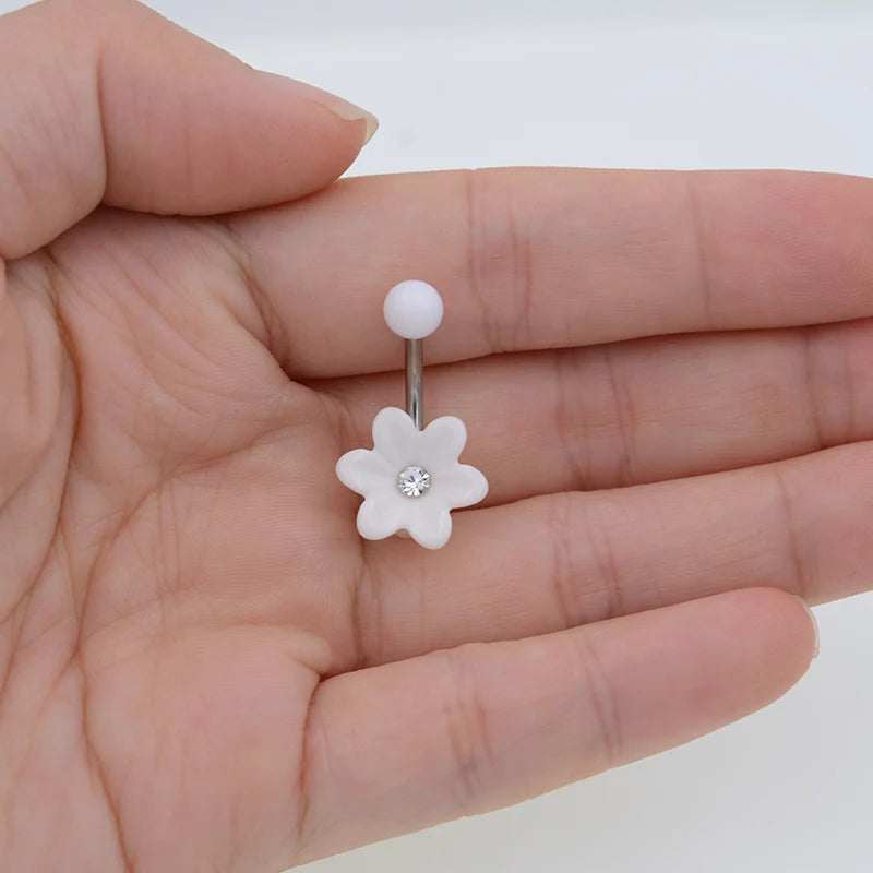 Percing de nombril en fleur de lotus