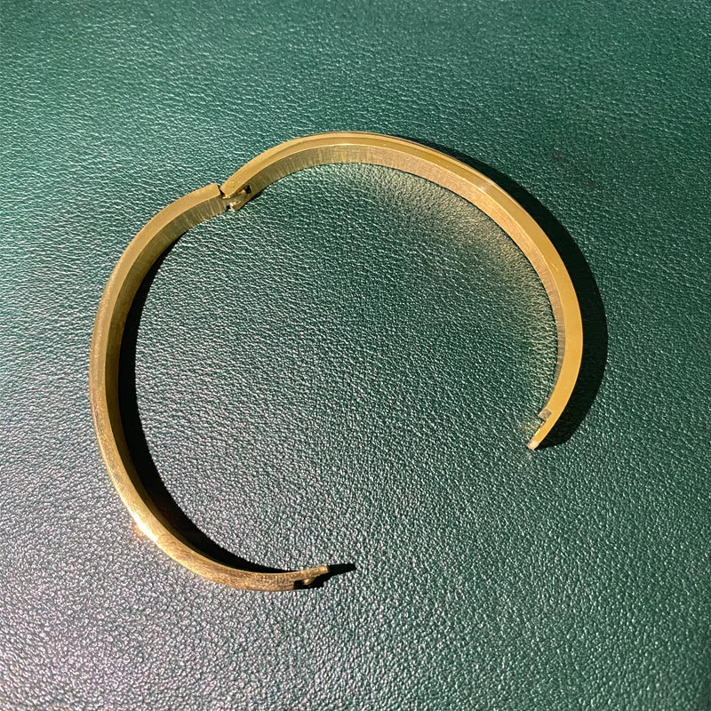 Bracelet à clous