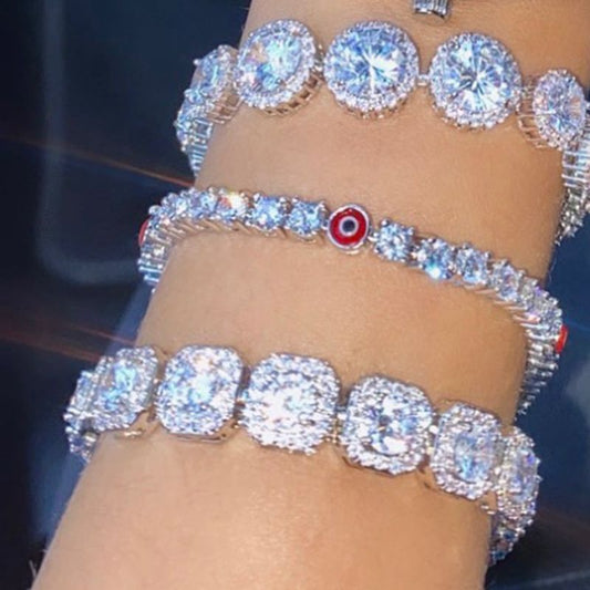 Bracelet en chaîne orné de strass